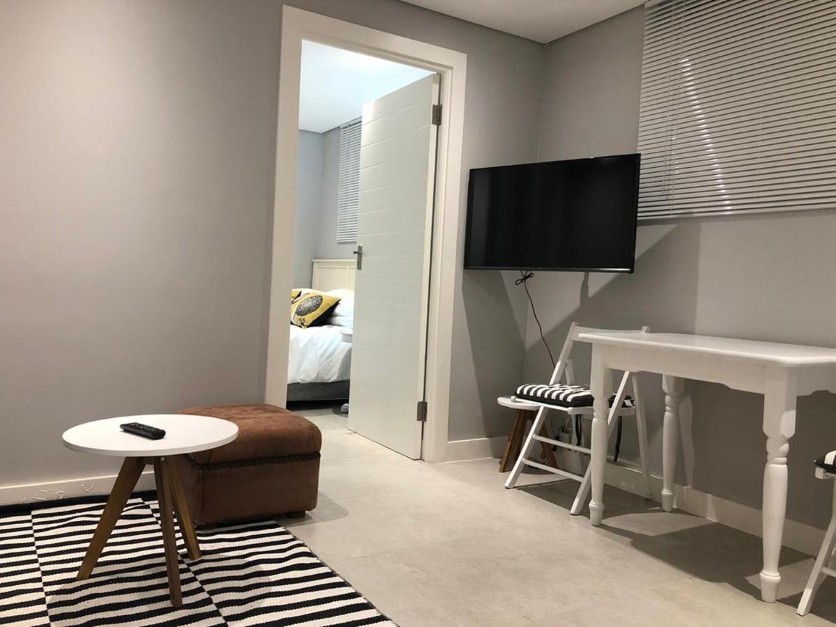 ケープタウンPrivate Bachelor Pad In Sea Pointアパートメント エクステリア 写真